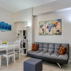 Apartment Stunning Flat By The Sea And The Airport, Fiumicino